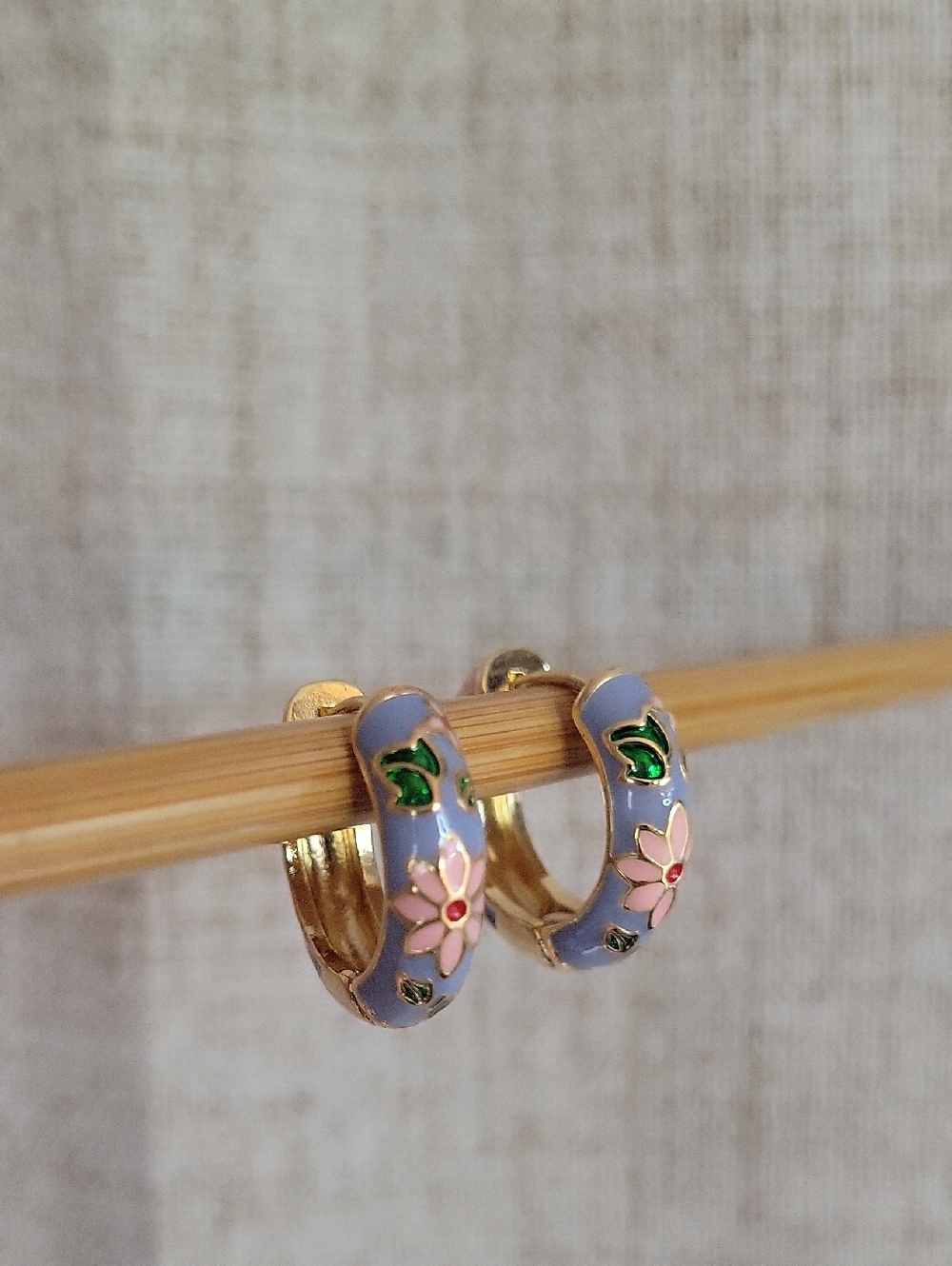 🔥LAST PAIR🔥 Cottagecore Periwinkle Floral Enamel Hoop Earrings - Picture 5 of 6